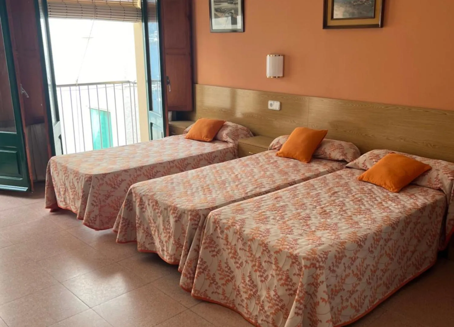 Hostal Sol I Sombra El Port De La Selva Hotel