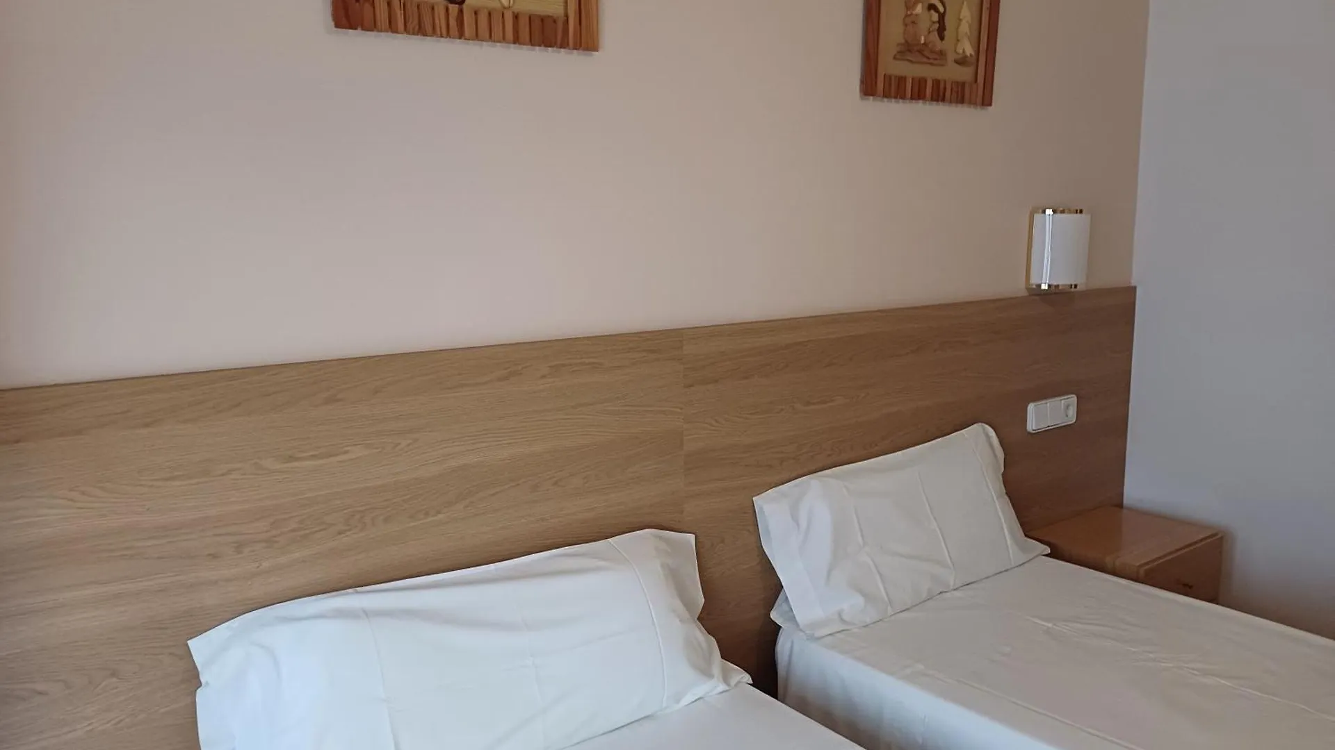 Hostal Sol I Sombra El Port De La Selva Hotel