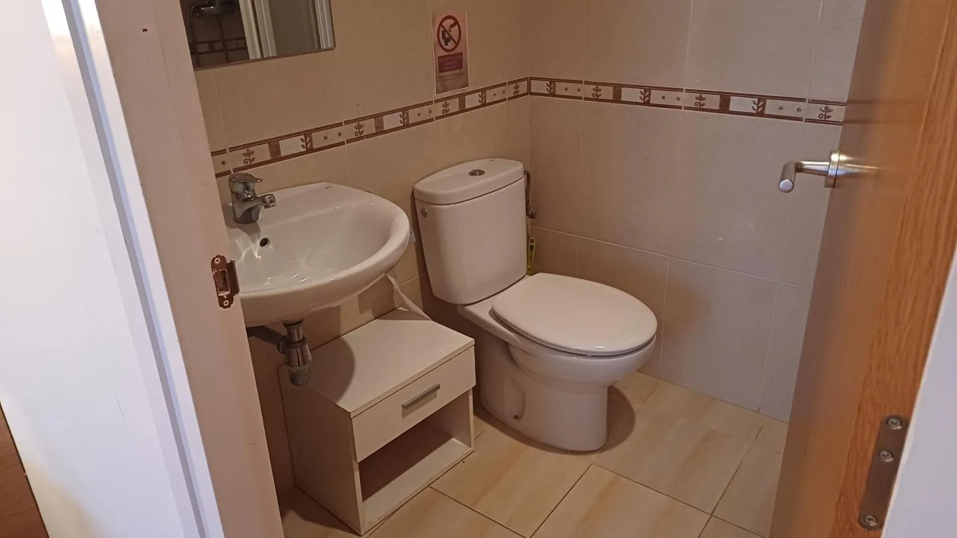 Hostal Sol I Sombra El Port De La Selva 0*,  스페인