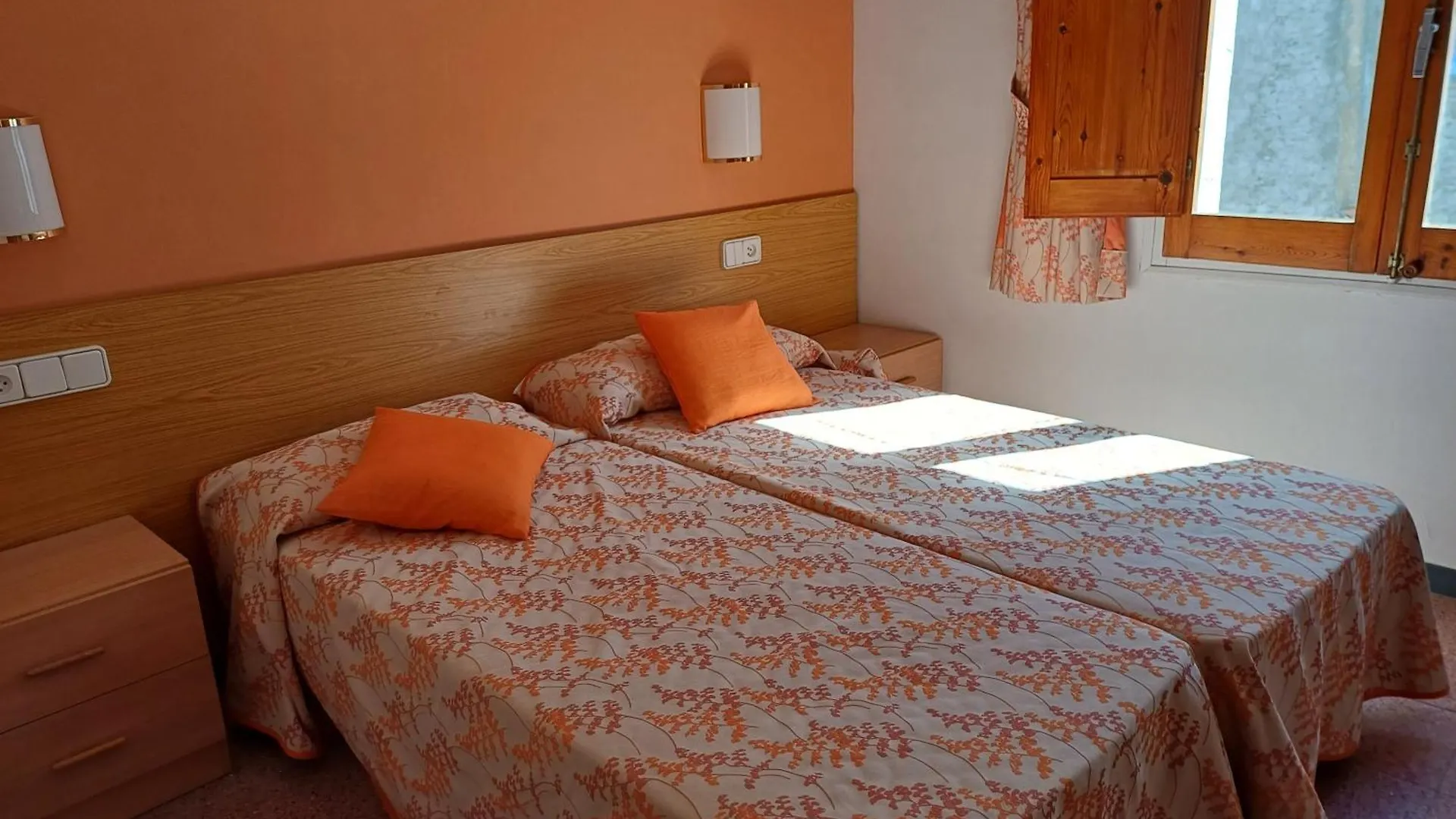 Hostal Sol I Sombra El Port De La Selva