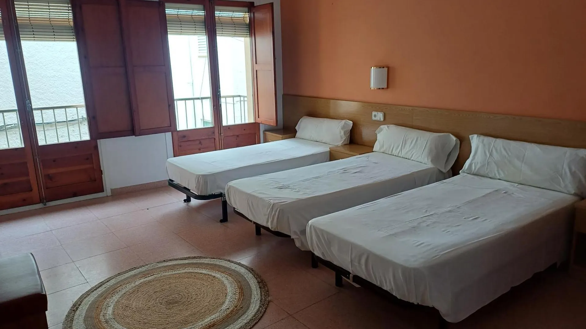 Hostal Sol I Sombra El Port De La Selva Spain